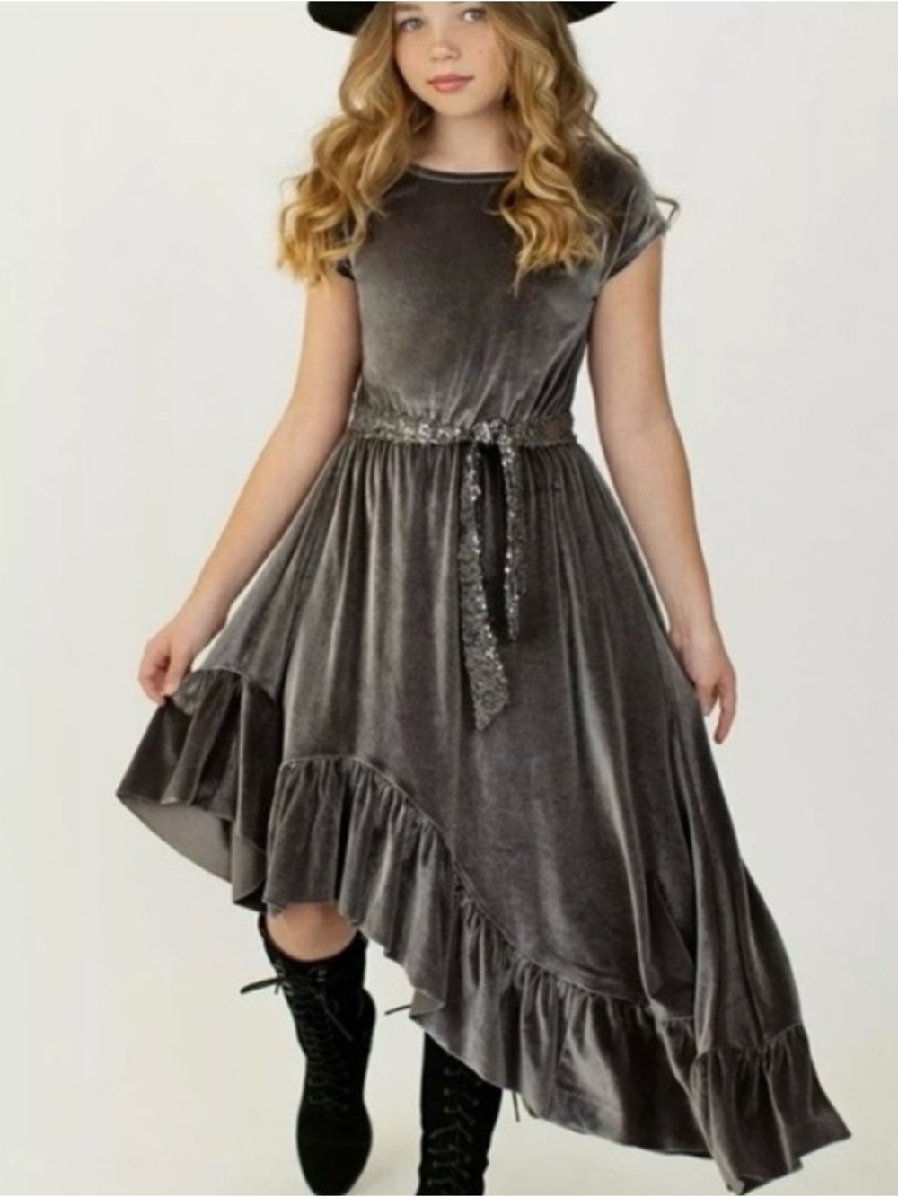5/25$ Girls' Velvet Flutter Sleeve Dress - Charcoal Gray Size 5